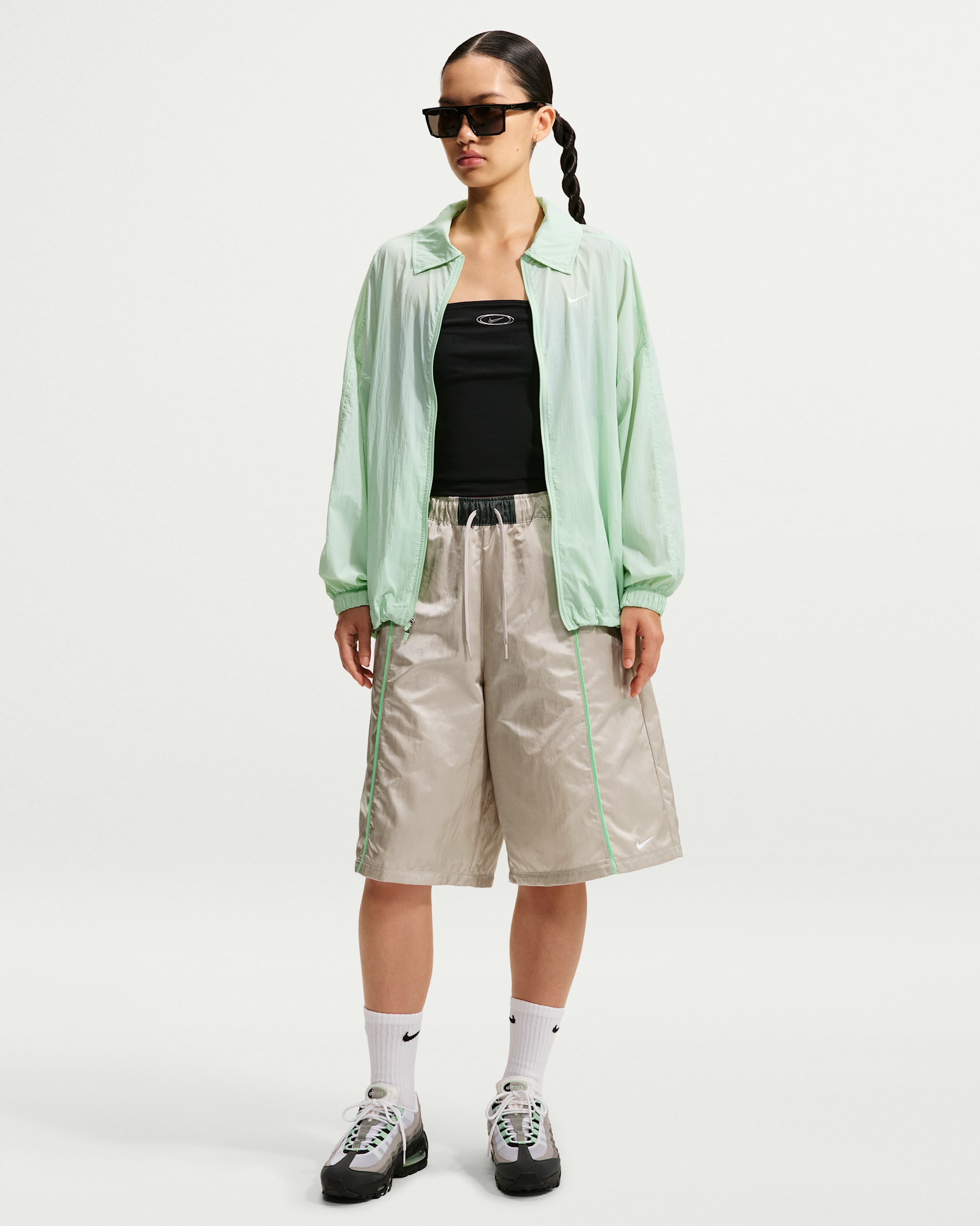 Nike Sportswear Women's Loose Mid-Rise Woven Shorts. Nike ID
